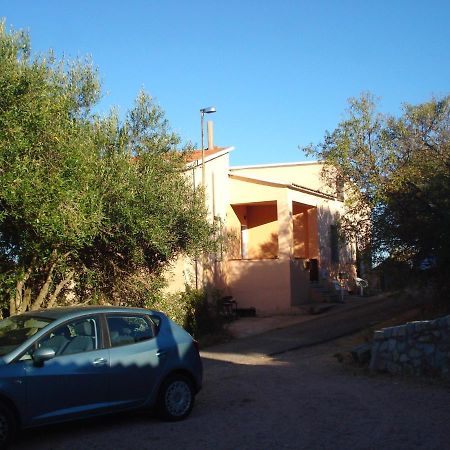 Casa Vacanza Costa Rossa Vista Mare Trinità dʼAgultu Dış mekan fotoğraf