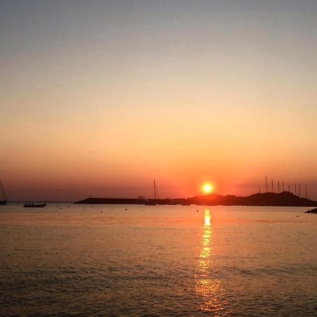 Casa Vacanza Costa Rossa Vista Mare Trinità dʼAgultu Dış mekan fotoğraf