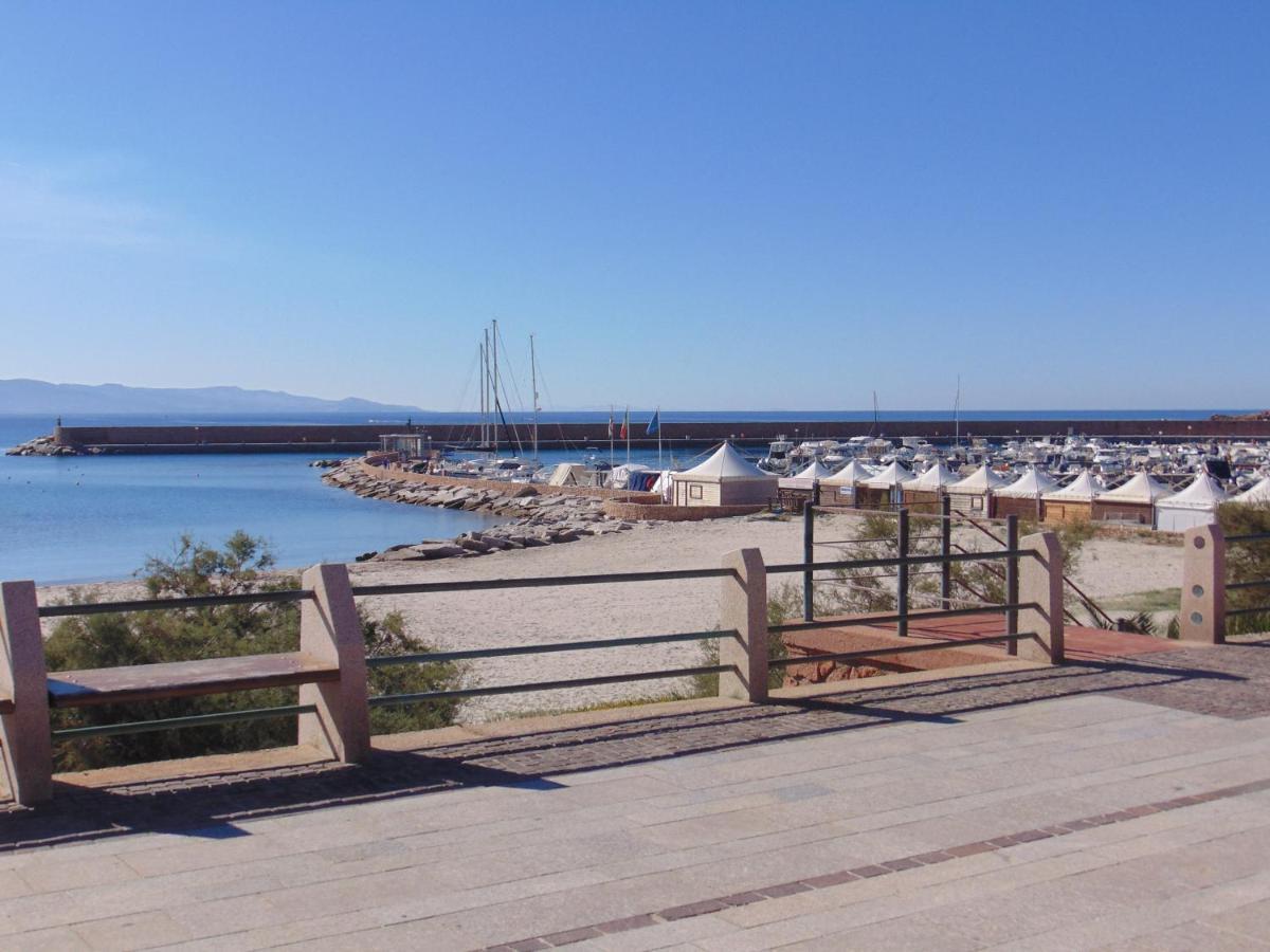 Casa Vacanza Costa Rossa Vista Mare Trinità dʼAgultu Dış mekan fotoğraf