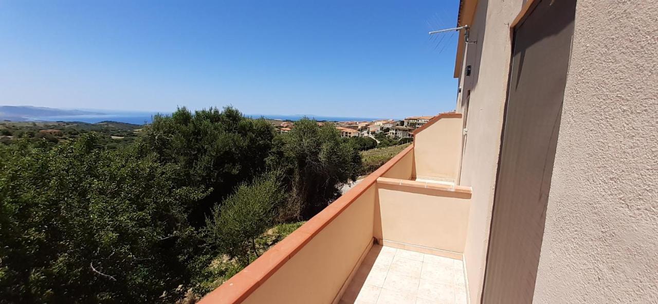 Casa Vacanza Costa Rossa Vista Mare Trinità dʼAgultu Dış mekan fotoğraf