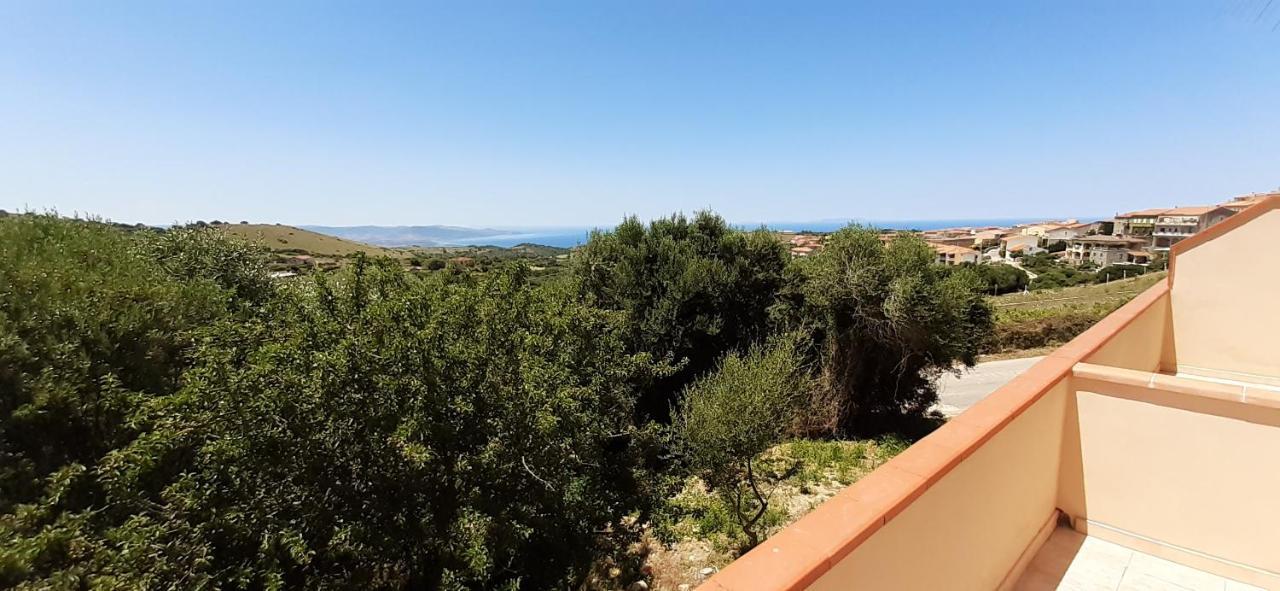 Casa Vacanza Costa Rossa Vista Mare Trinità dʼAgultu Dış mekan fotoğraf